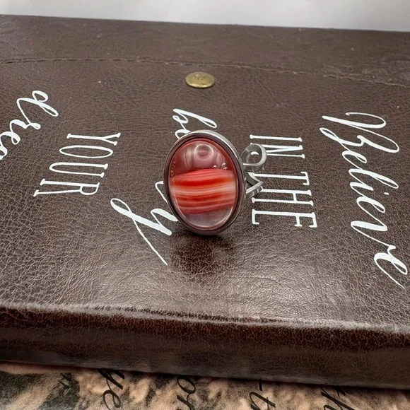 West German Glass Ring Red Stripe Cabochon Statement Adjustable Vintage 70s - Picture 6 of 8